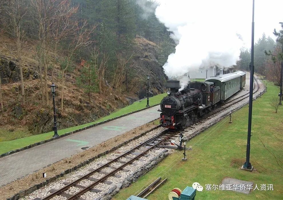 怀旧号列车在冬季继续运行，带您领略历史铁路之旅