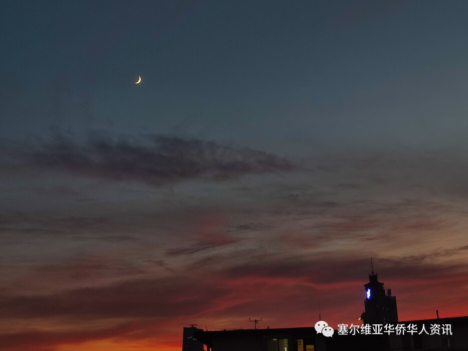 英仙座流星雨划过塞