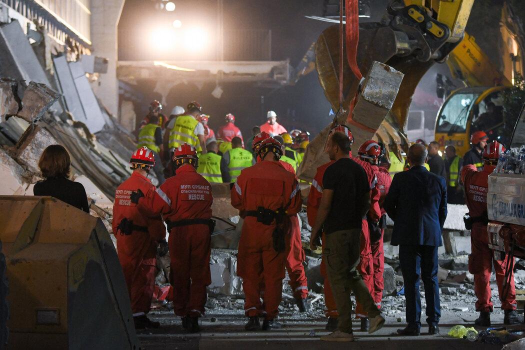 塞尔维亚诺维萨德火车站遮雨棚坍塌造成 14 人死亡